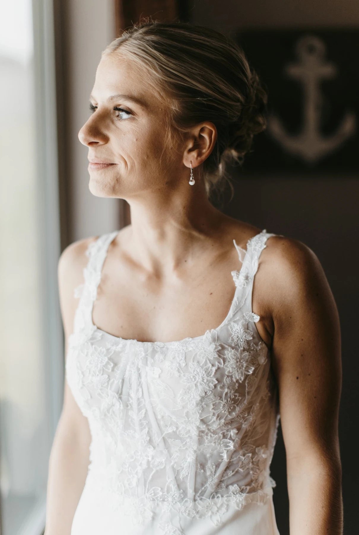 Simple White Sheath Modern Upper Body Applique Sweep Train Wedding Dresses