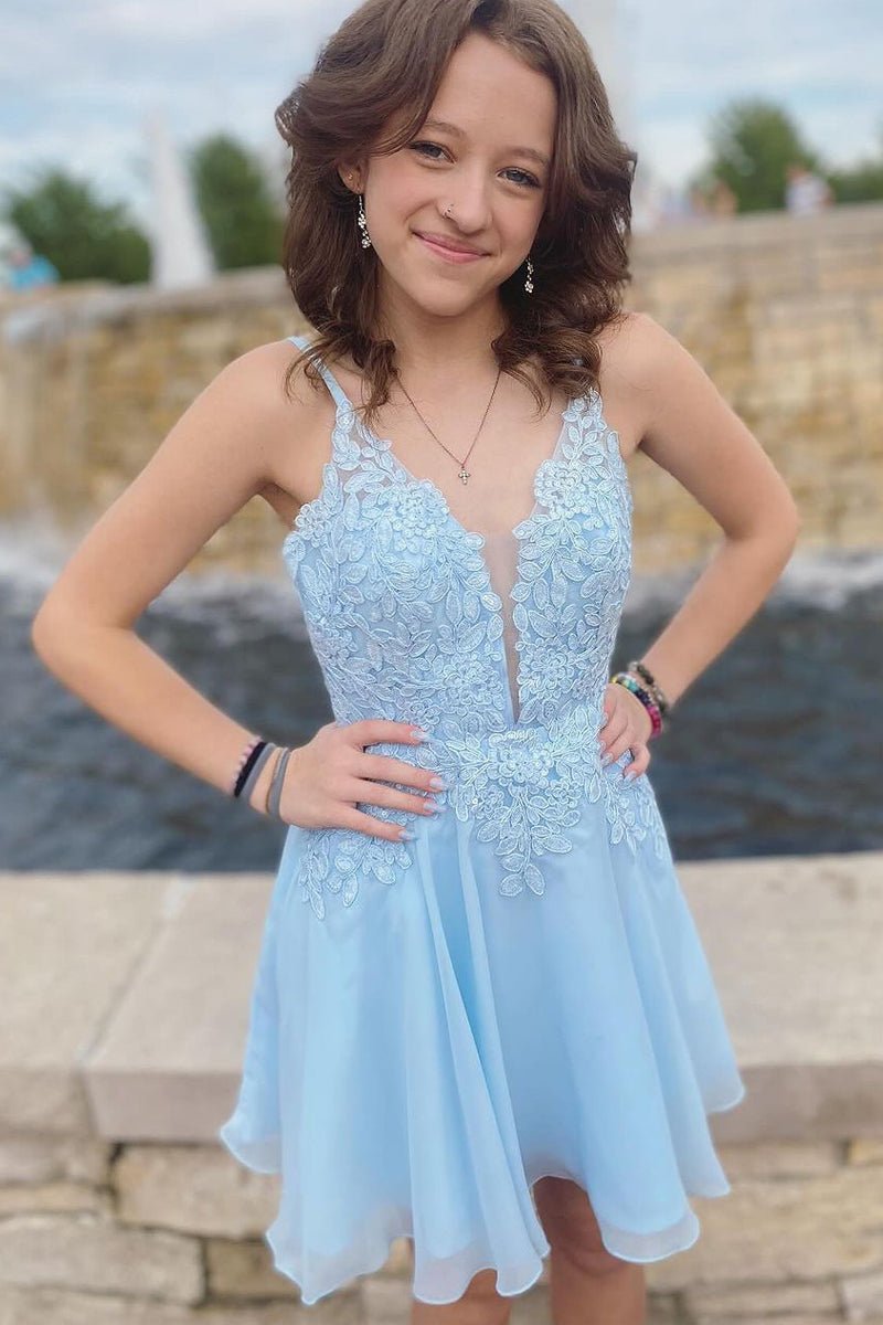 Sky Blue V Neck Tulle Short Homecoming Dresses with Appliques