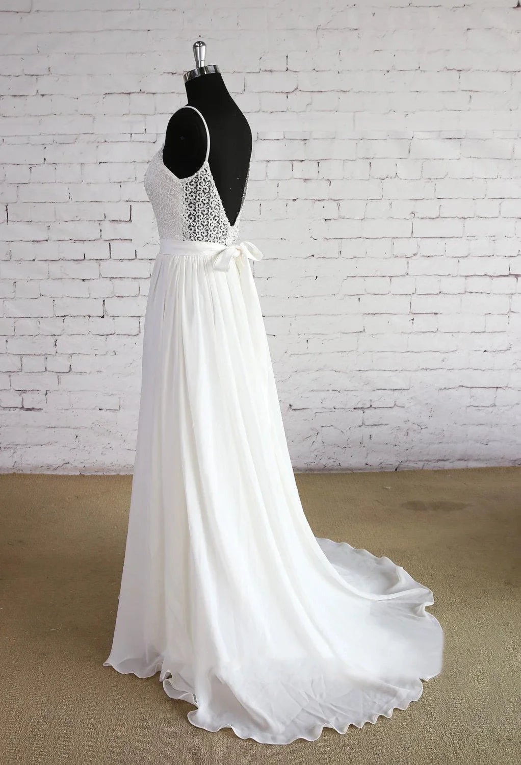 Spaghetti Strap A-Line Chiffon Sleeveless Zipper Backless Wedding Dress with Lace