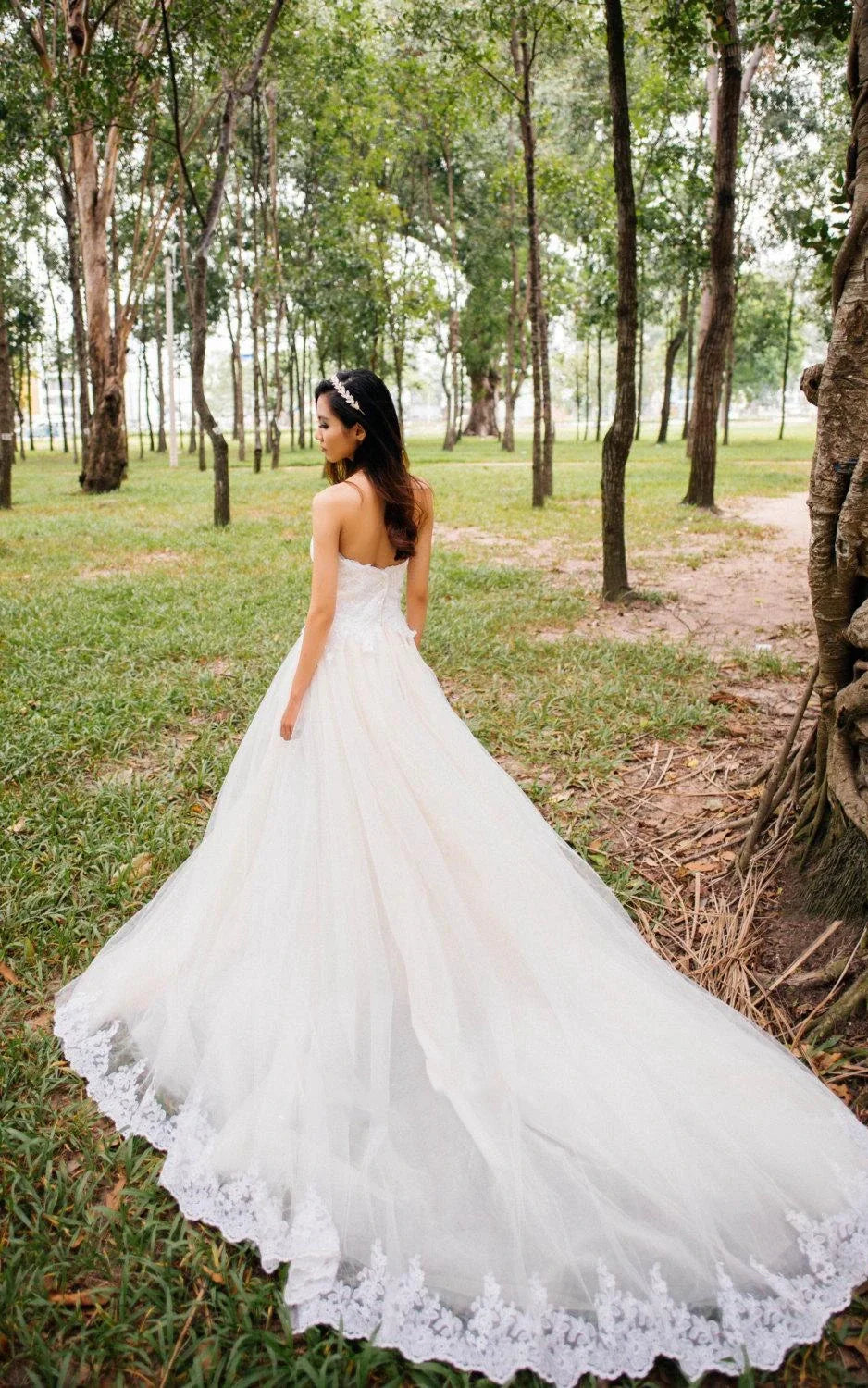 Sweetheart A-Line High Front Split Lace Appliques Formal Wedding Dress