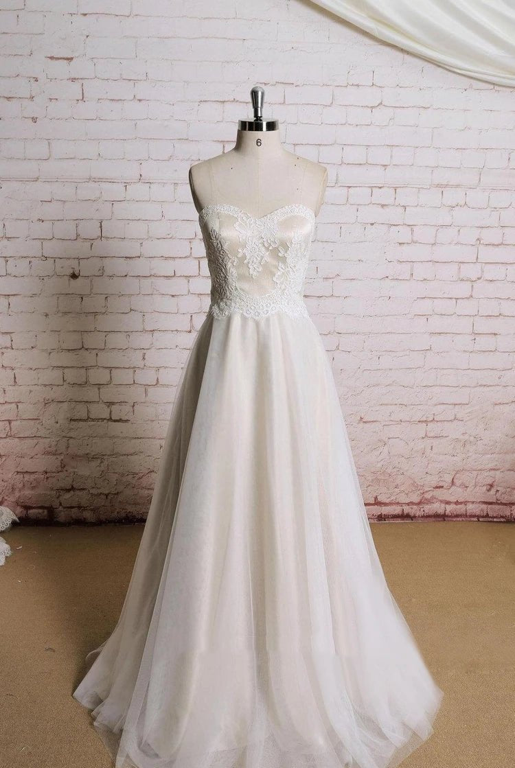 Sweetheart A-Line Tulle Lace Appliques Sleeveless Wedding Dress