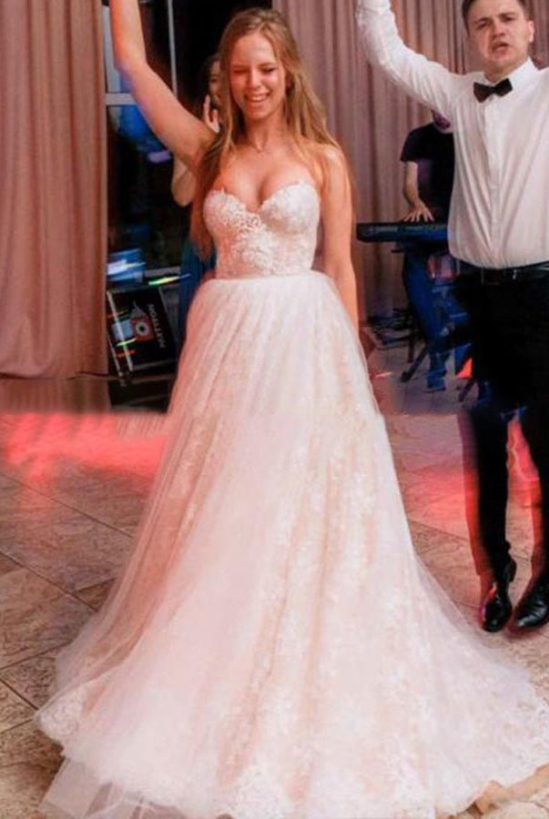 Sweetheart A Line Sleeveless Lace Appliques Tulle Country Bridal Gowns - KissProm