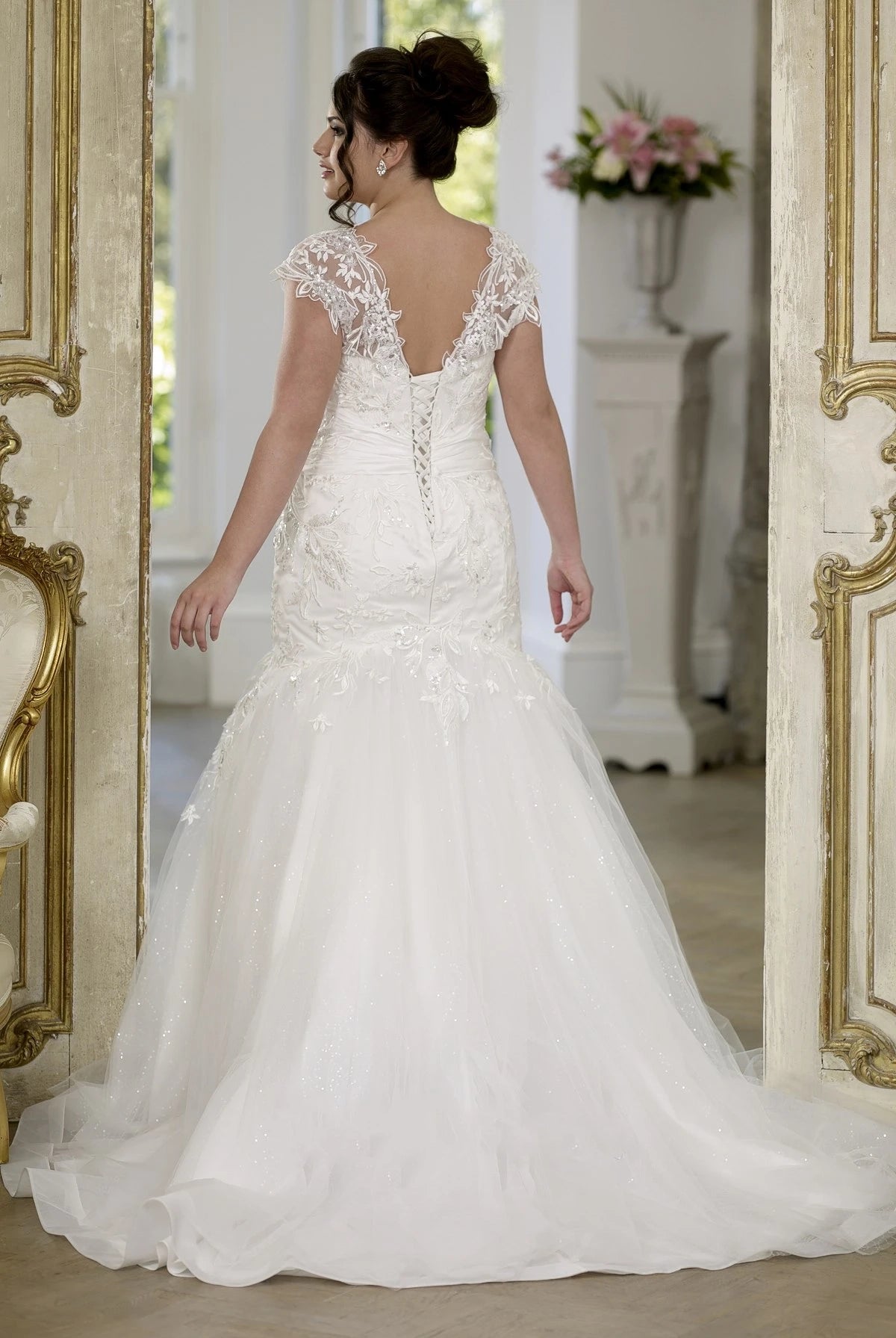 Trumpet Long Scoop Neck Short Sleeve Tulle Court Train Corset Back Ruffles Dress