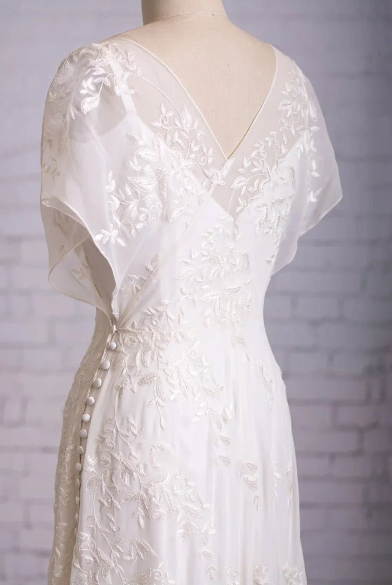 Vintage Graceful Floral V - neck V - back Side Button Decorated Lace Wedding Dress With Butterfly Sleeves - KissProm