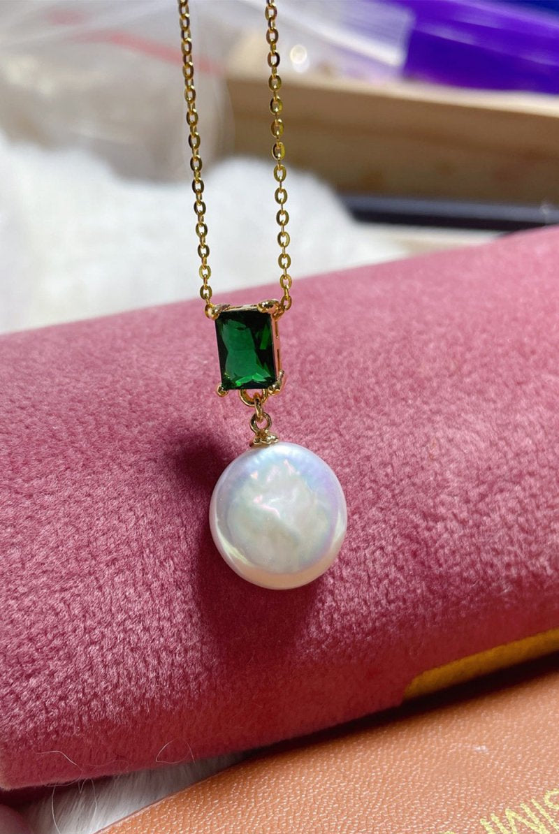 White Pearls Earings and Necklace - KissProm