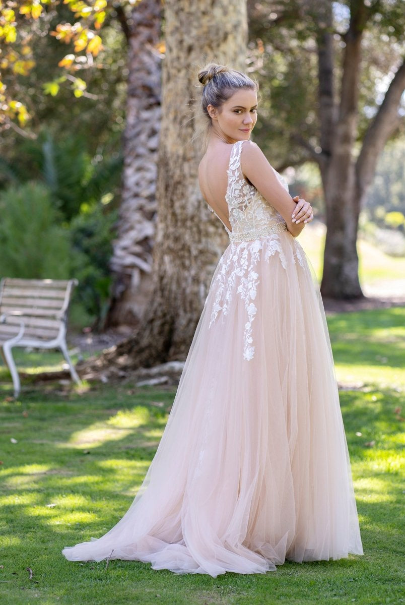 V-neck Applique Lace Tulle Floor-Length Prom Dress