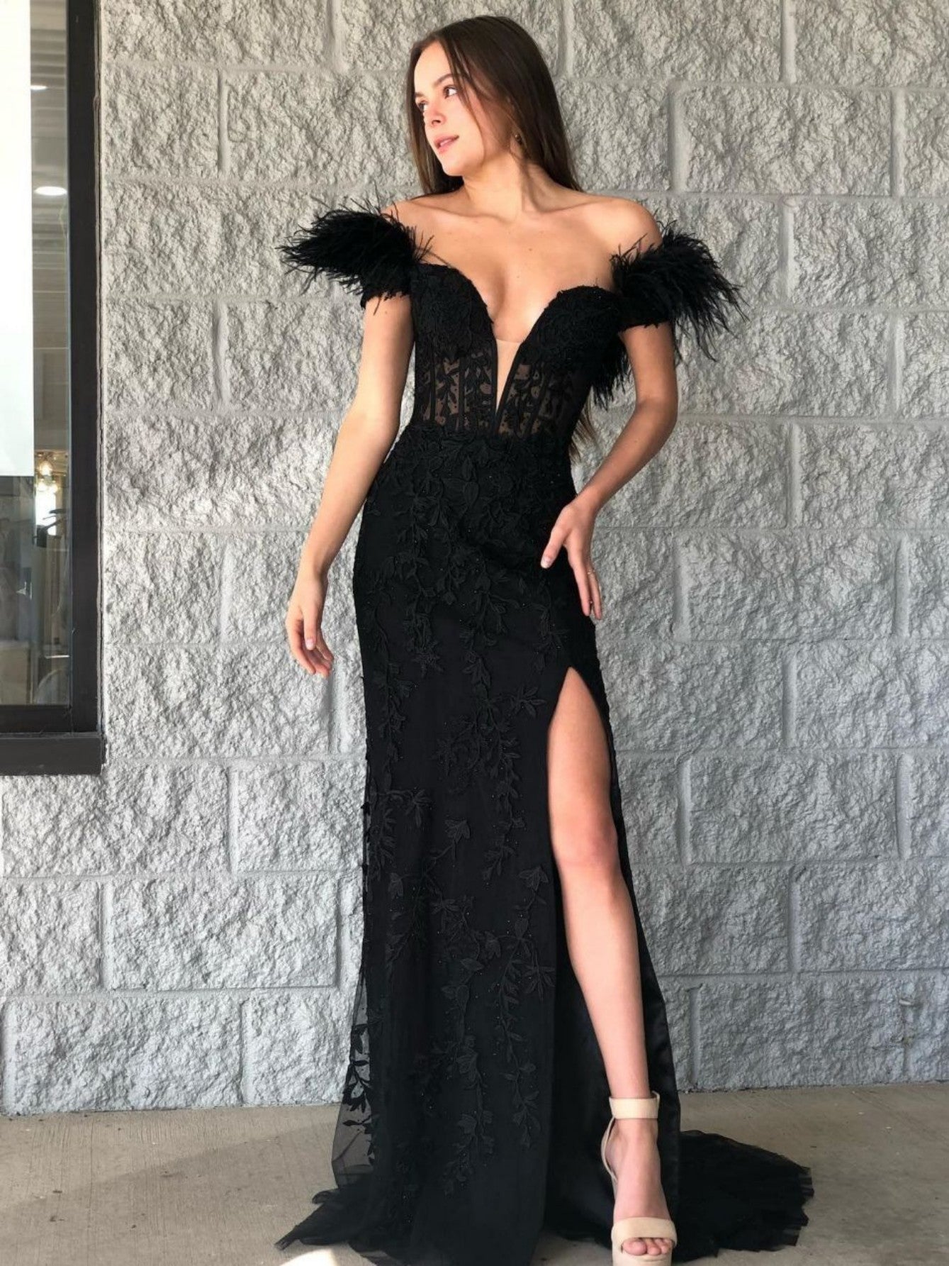 Elaina |Mermaid Deep V Neck Feather Lace Long Prom Dress
