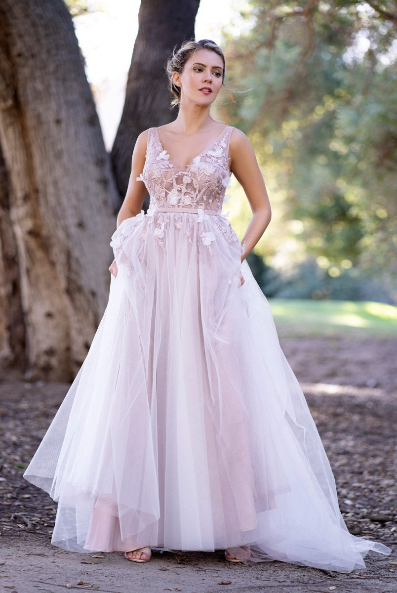 V-neck Appliques and 3D Flowers Lace Tulle Prom Dress