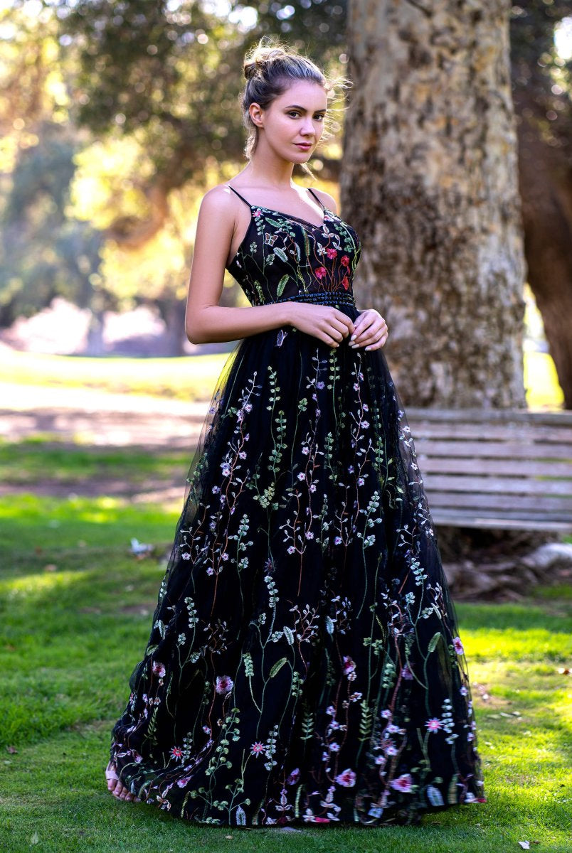 V-neck Spaghetti Straps Applique Tulle Floor Length Prom Dress