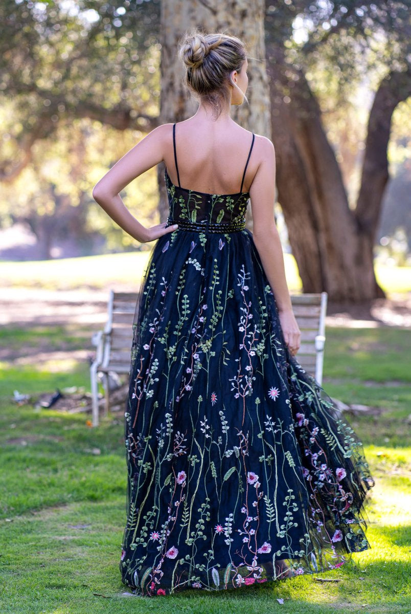 V-neck Spaghetti Straps Applique Tulle Floor Length Prom Dress