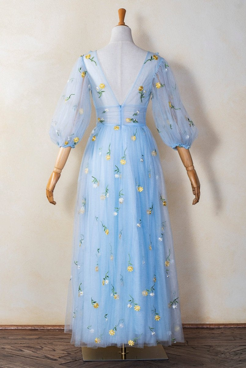 V-neck Embroidery Lace Length Tulle Prom Dress