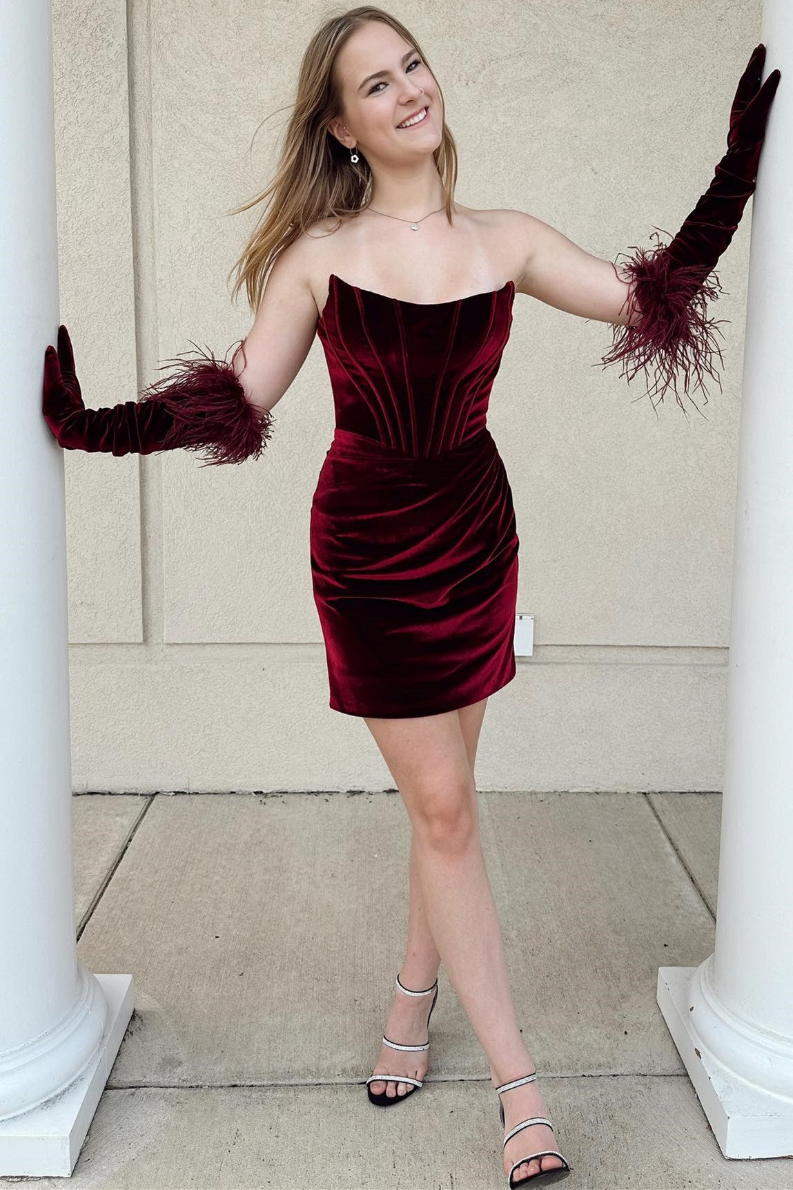 Virginia | Wine Red Velvet Strapless Bodycon Short Homecoming Dress