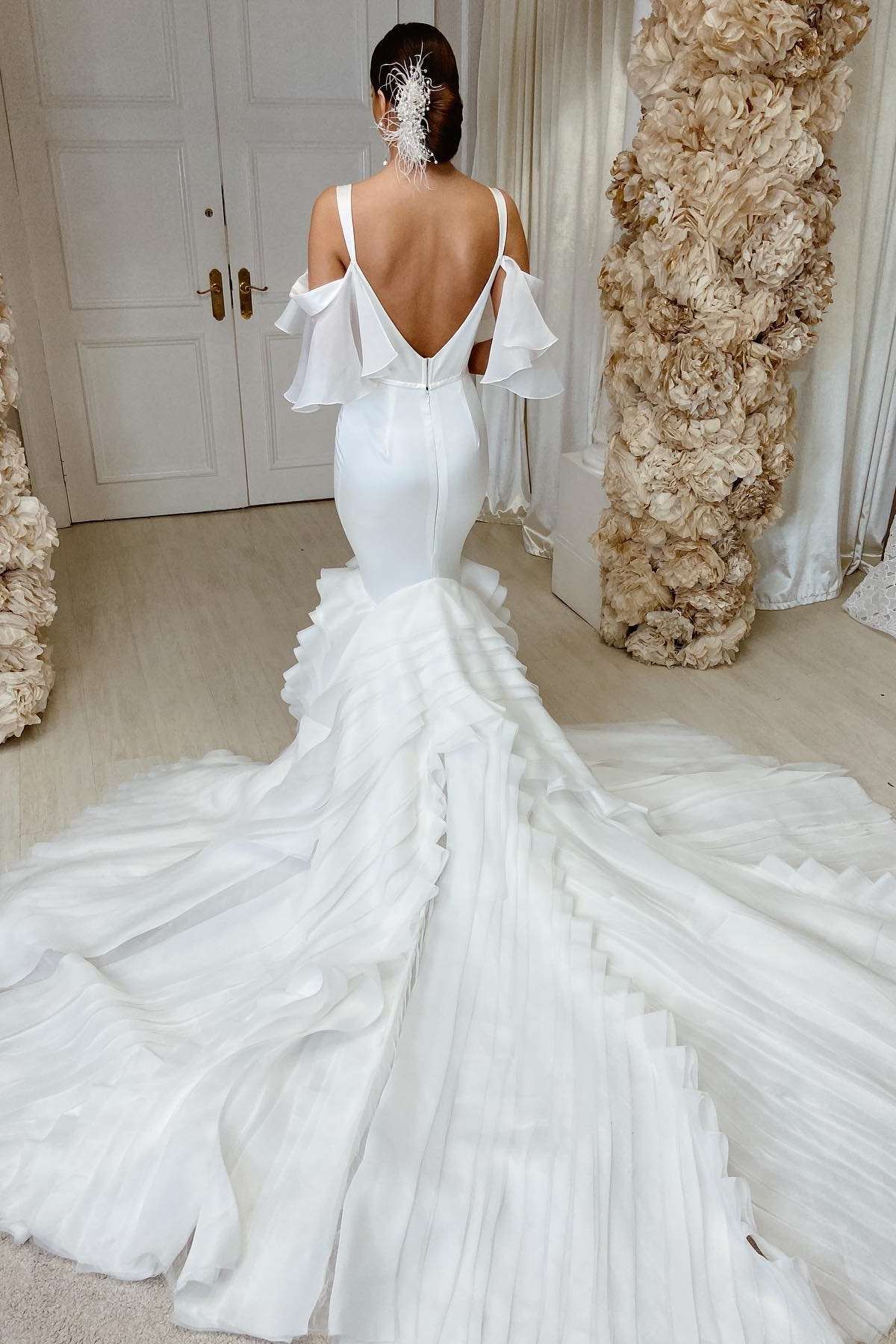 Loretta | White Cold-Shoulder Ruffles Trumpet Long Wedding Dress