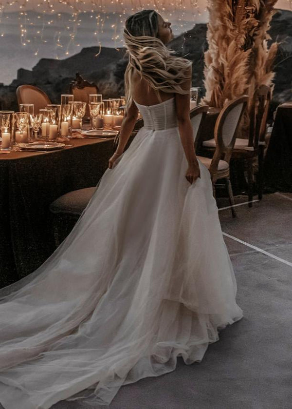 Romantic A-Line Sweetheart Tulle Beach Wedding Dresses with Slit