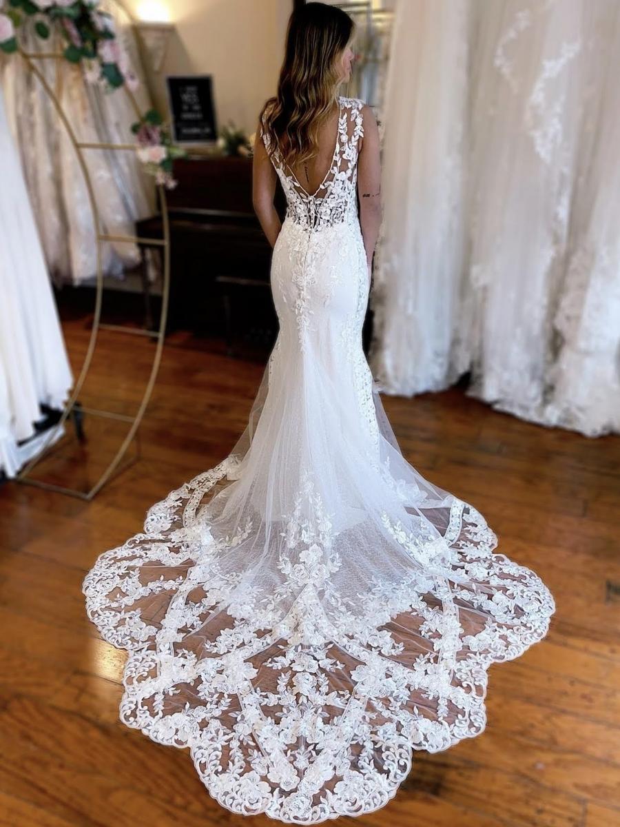 Paula | Mermaid V-Neck Long Sleeves Wedding Dress With Appliques