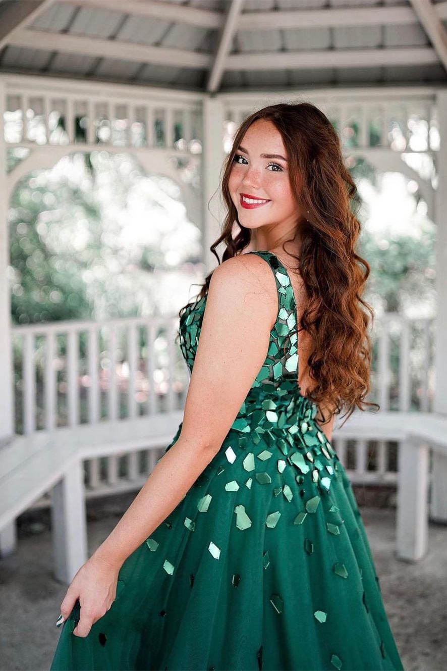 Shelly | A-Line Green V-Neck Sequins Long Prom Dress