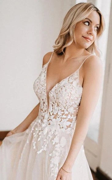 Bohemian A Line Floor-length Lace Tulle Spaghetti V-neck Sleeveless Wedding Dress