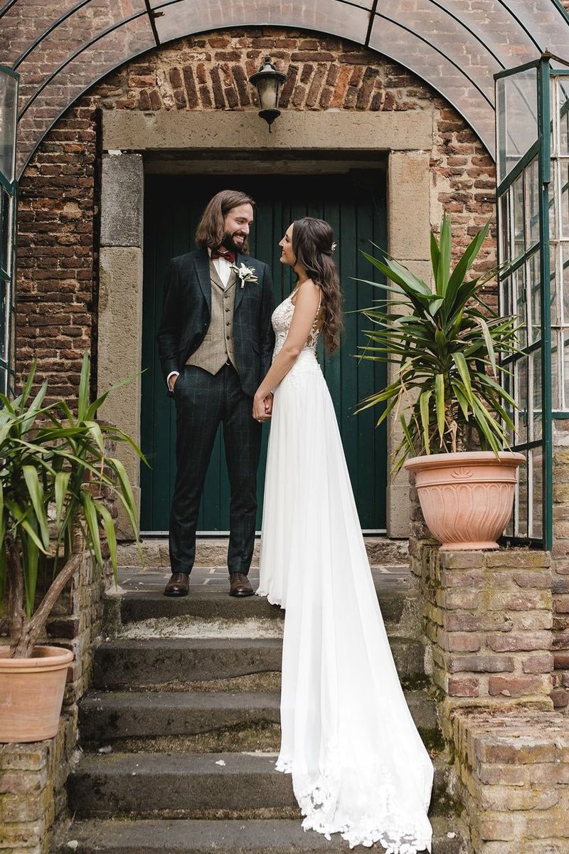 Boho A-Line V Neck Chiffon Wedding Dresses with Appliques Boho A-Line V Neck Chiffon Wedding Dresses with Appliques