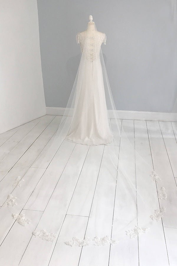 Gorgeous Lace Appliques Long Train Wedding Veil - KissProm