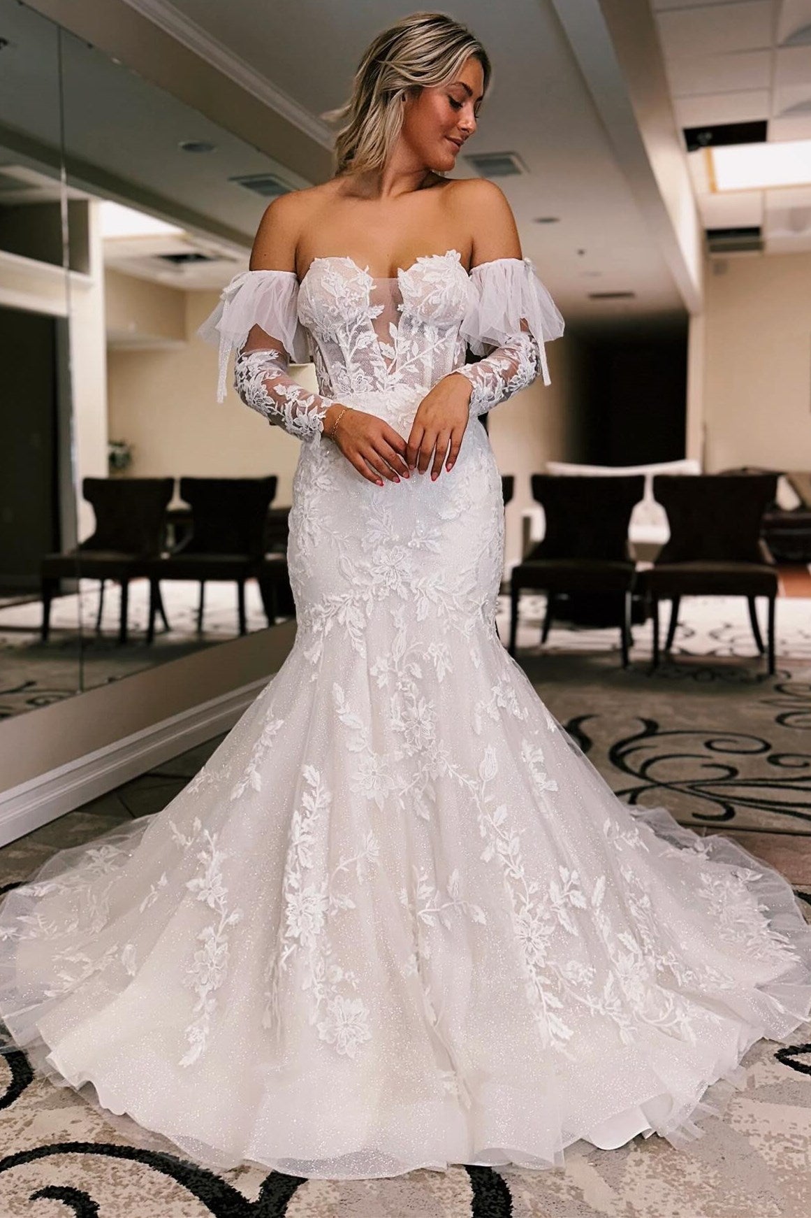 Baylor | White Floral Lace Sweetheart Trumpet Wedding Dress with Detachable Sleeves
