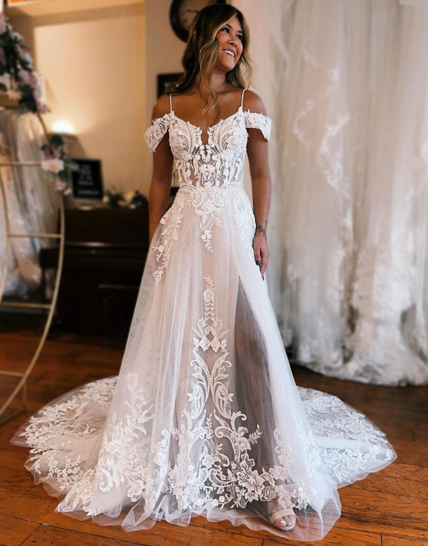 Kelly | A-Line Off The Shoulder Wedding Dress With Appliques And Slit
