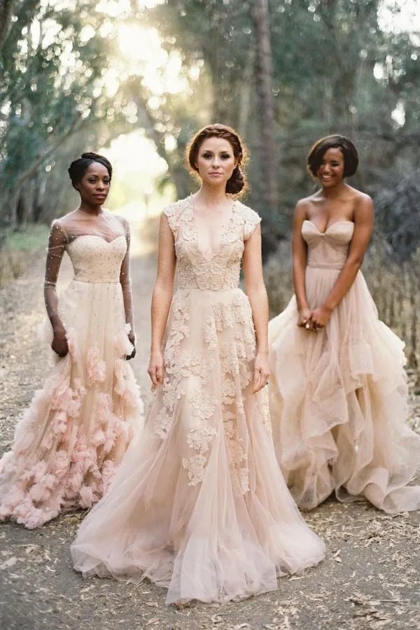 High Quality V-neck Sleeveless Floor-length Wedding Dress with Lace