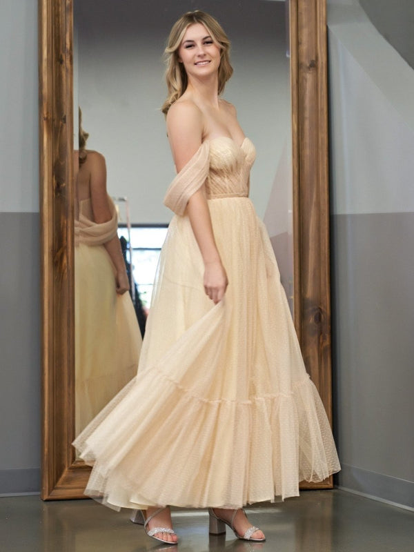 Nova | A-Line Champagne Tulle Sweetheart Tea-Length Prom Dress
