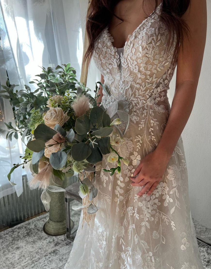 Madisyn | Champagne A-Line Spaghetti Straps Key Hole Back Wedding Dress