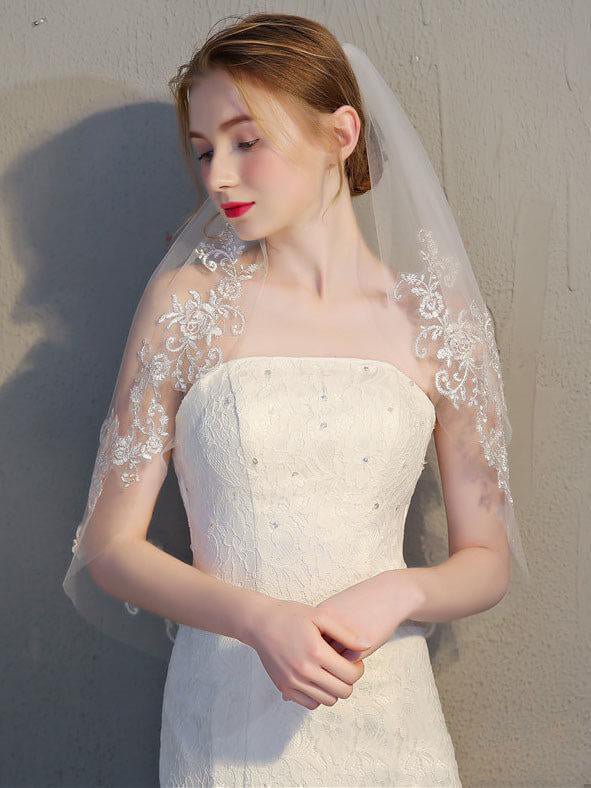 Two Tier Ivory Lace Short Bridal Veils Mid Length Wedding Veil