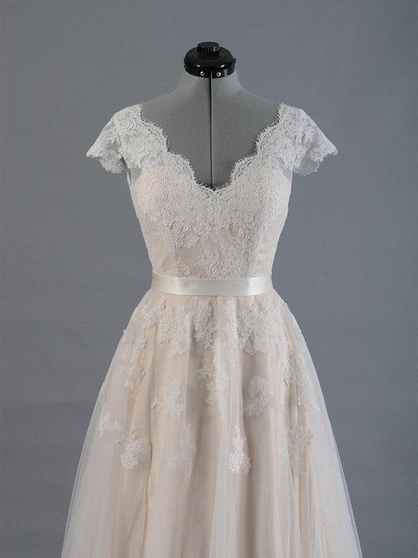 Nuria | Cap Sleeve V-Neck Lace Tulle Wedding Dress With Zipper Back