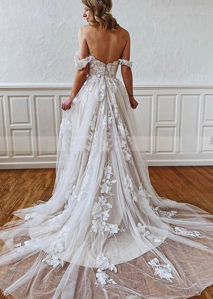 Romantic A Line Lace Appliques Sweetheart Neckline Sleeveless Wedding Dress main image 0