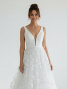 A Line White Tulle Lace Sleeveless Flowers Wedding Dresses - KissProm