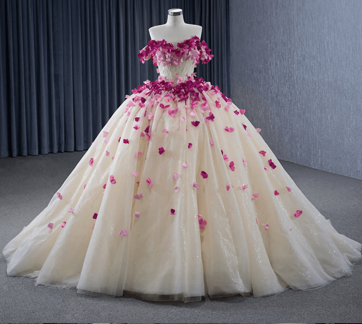 Romantic Heart  Off-the-Shoulder Tulle Quinceañera Dress