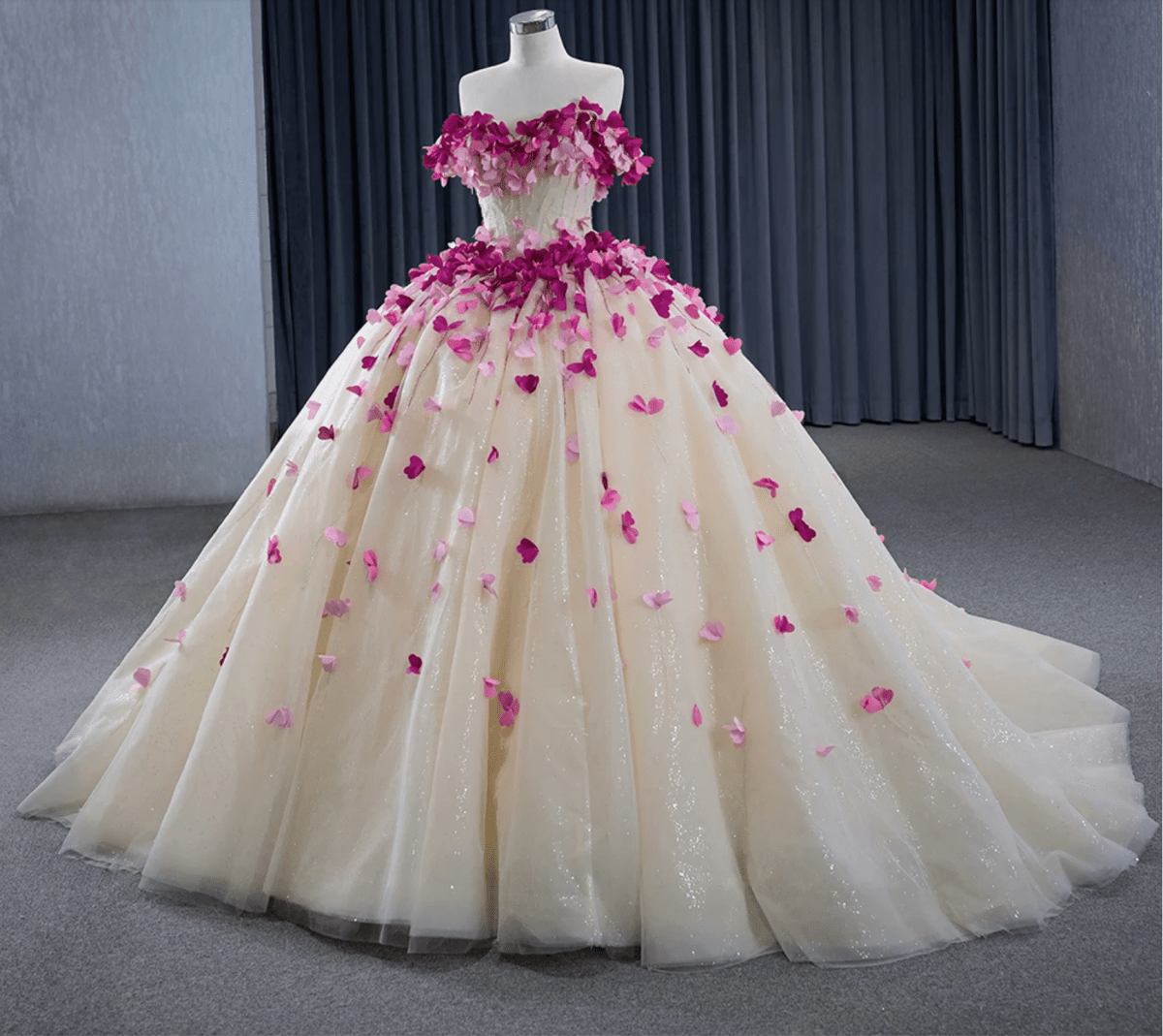 Romantic Heart  Off-the-Shoulder Tulle Quinceañera Dress
