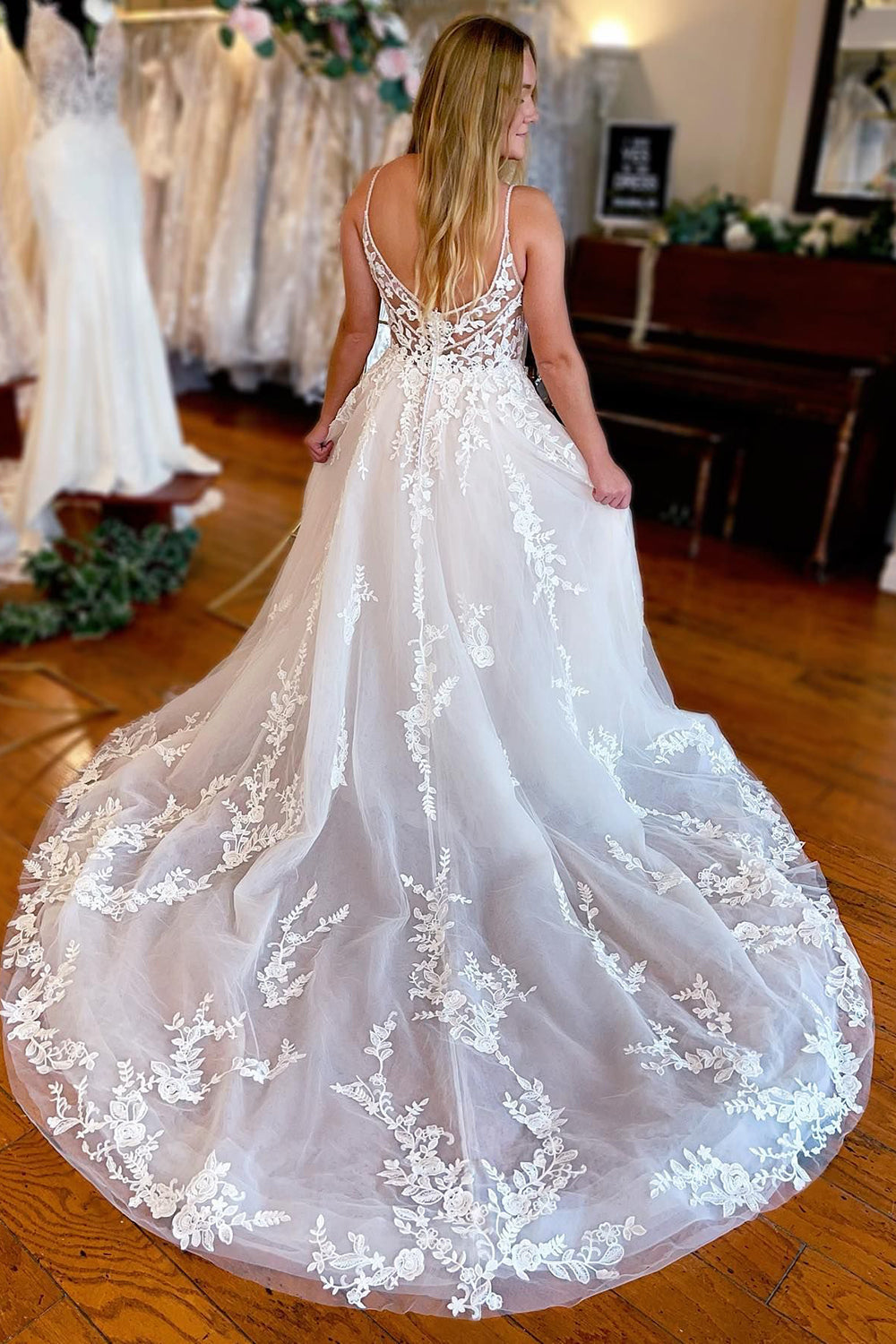 Sky | Ivory A-Line Spaghetti Straps Long Lace Wedding Dress