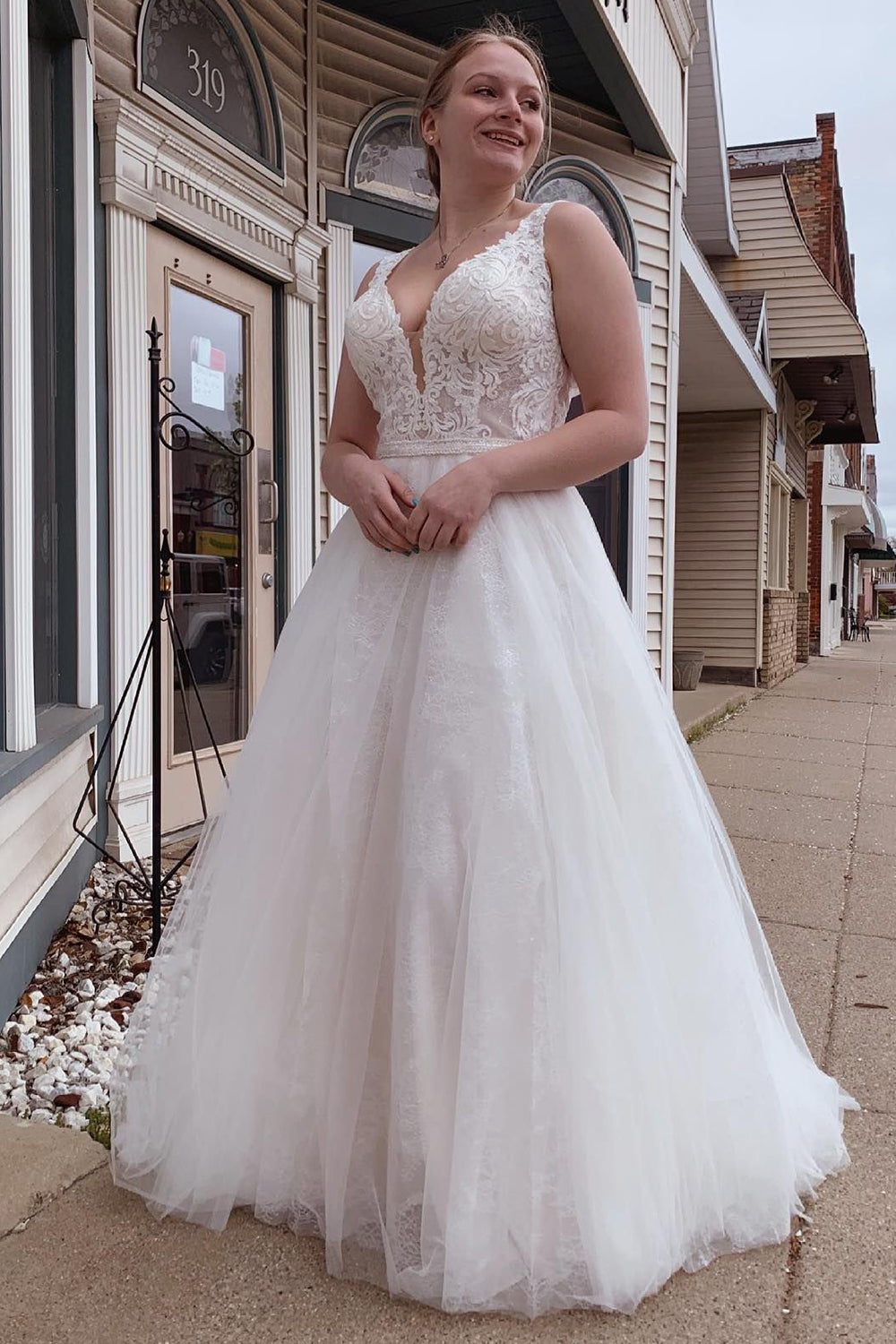 Roselyn | A-Line Tulle Sparkly White Sequins Long Plus Size Wedding Dress with Appliques
