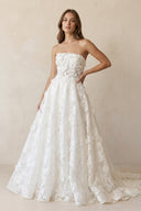 A-Line Strapless Floral Lace Wedding Dresses
