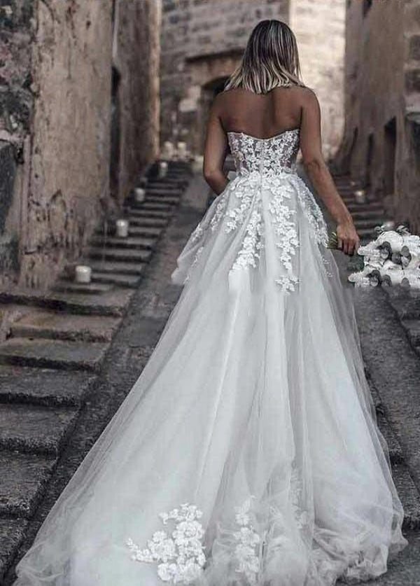 A - line Tulle Skirt Floral Lace Sweetheart Wedding Dresses Backless - KissProm