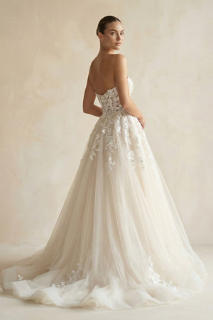 A - line Tulle Skirt Floral Lace Sweetheart Wedding Dresses Backless – Wedding Dresses by KissProm | Available at KissProm