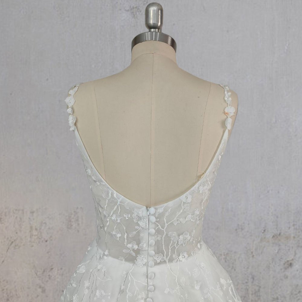 A-Line White Flower Appliqued Tulle Wedding Dress