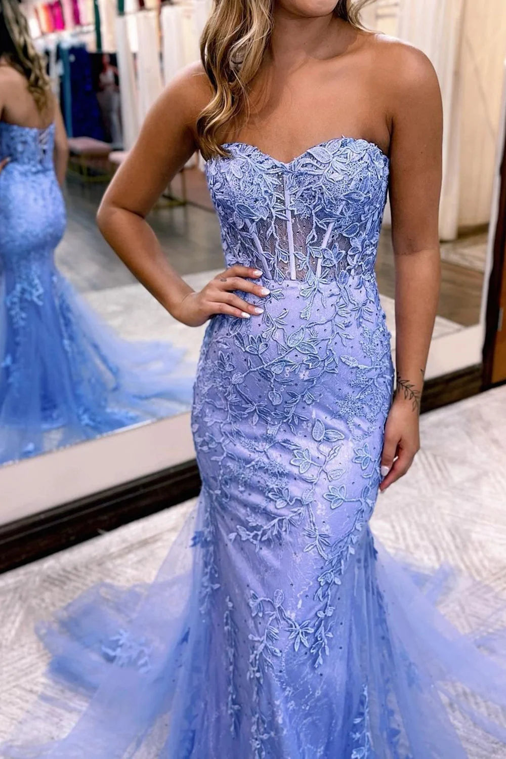 Evie |Mermaid Sweetheart Neck Lace Long Prom Dress With Appliques