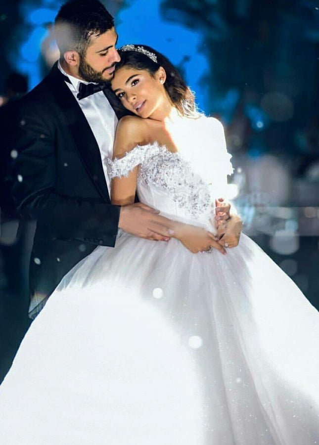 Sleeveless Beading Off-the-Shoulder Ball Gown Wedding Dress with Train