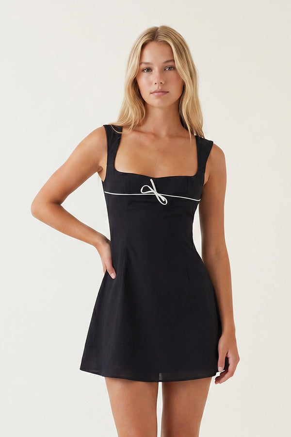 Black Square Neck A-Line Satin Homecoming Dress With Lace-Up Back - KISSPROM