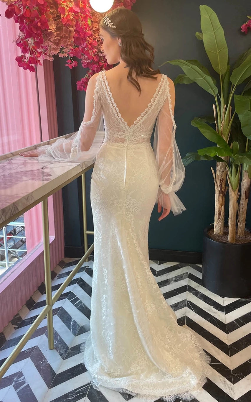 Casual A Line Scalloped Tulle Sweep Train Wedding Dress with Appliques