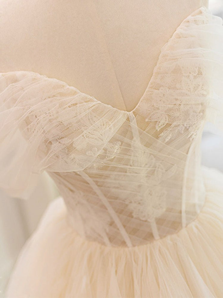 Lace And Tulle Wedding Dresses with Sweep Train Champagne