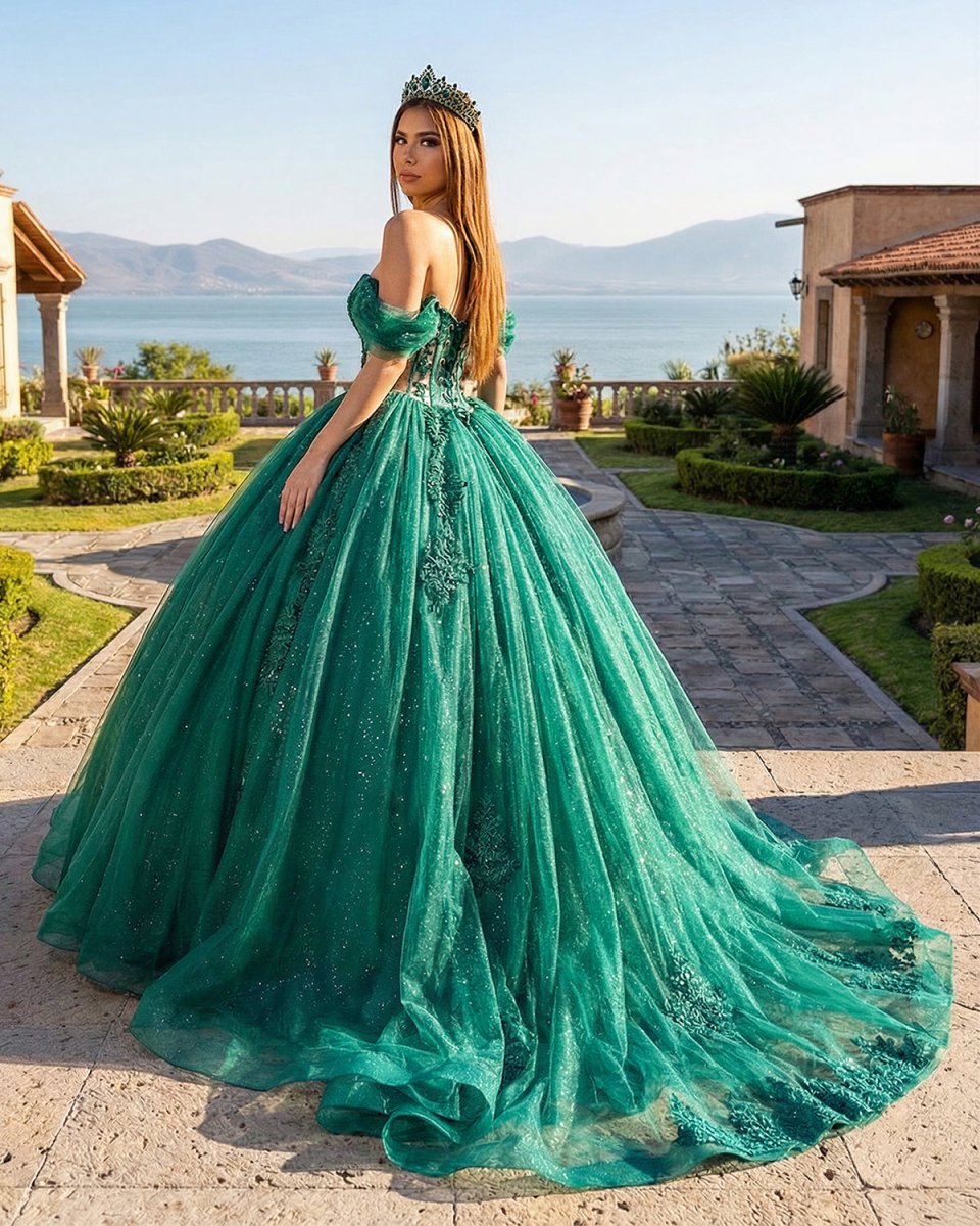 Emerald Green Ball-Gown Tulle Off-the-Shoulder Quinceanera Dresses Emerald Green Ball-Gown Tulle Off-the-Shoulder Quinceanera Dresses