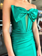 Emeralda | Emerald - Strapless Bodycon Satin Homecoming Dresses With Bow