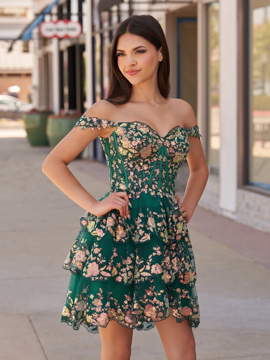 Everly | Green - A-Line Sweetheart Tiered Short Homecoming Dress