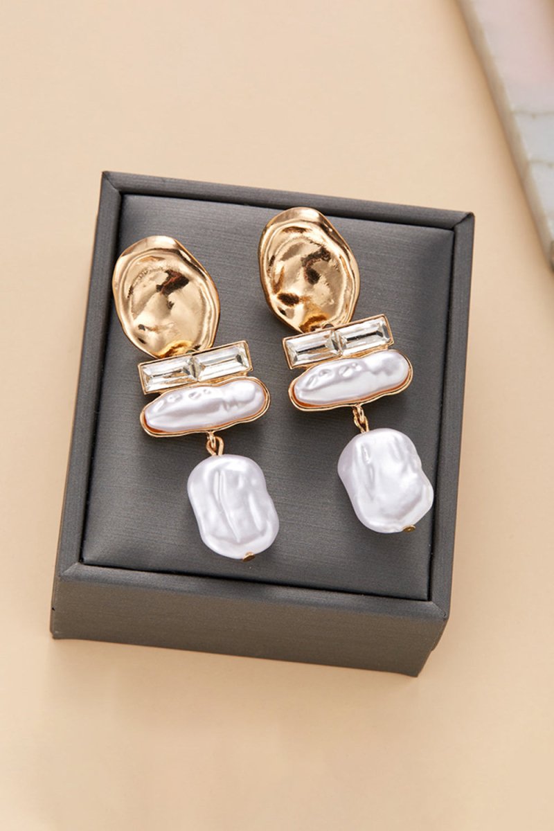 Gold & Pearl Dangle Earring