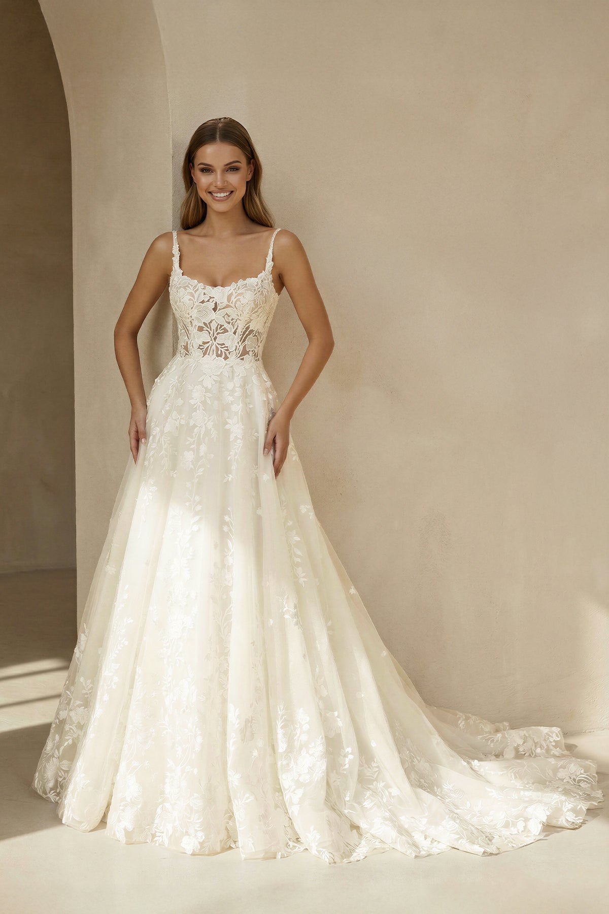 KissProm Gorgeous Scoop Neck Open Back Lace Wedding Dresses, Diamond White / 8